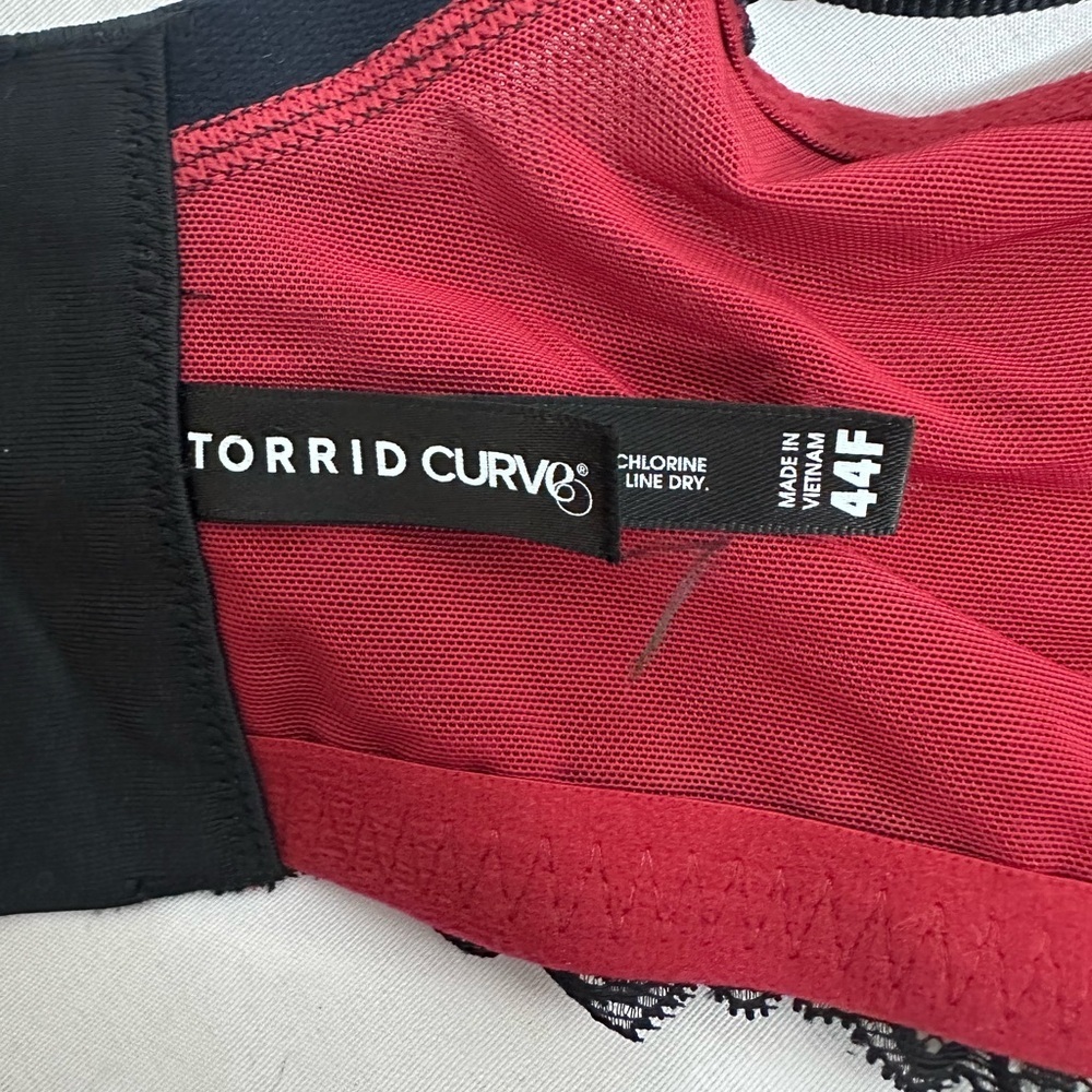 Torrid curve red and black bombshell  pushup bra size 44F - Picture 10 of 11